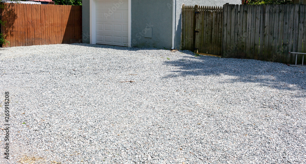 How do you build a gravel driveway?